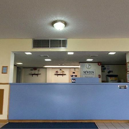 Americas Best Value Inn Ньютон Екстер'єр фото
