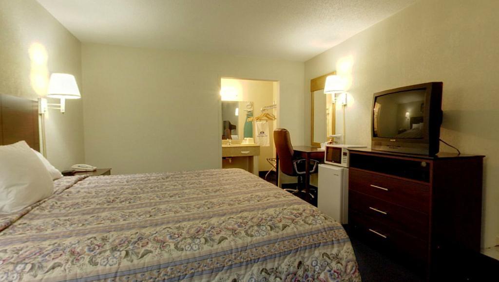 Americas Best Value Inn Ньютон Номер фото