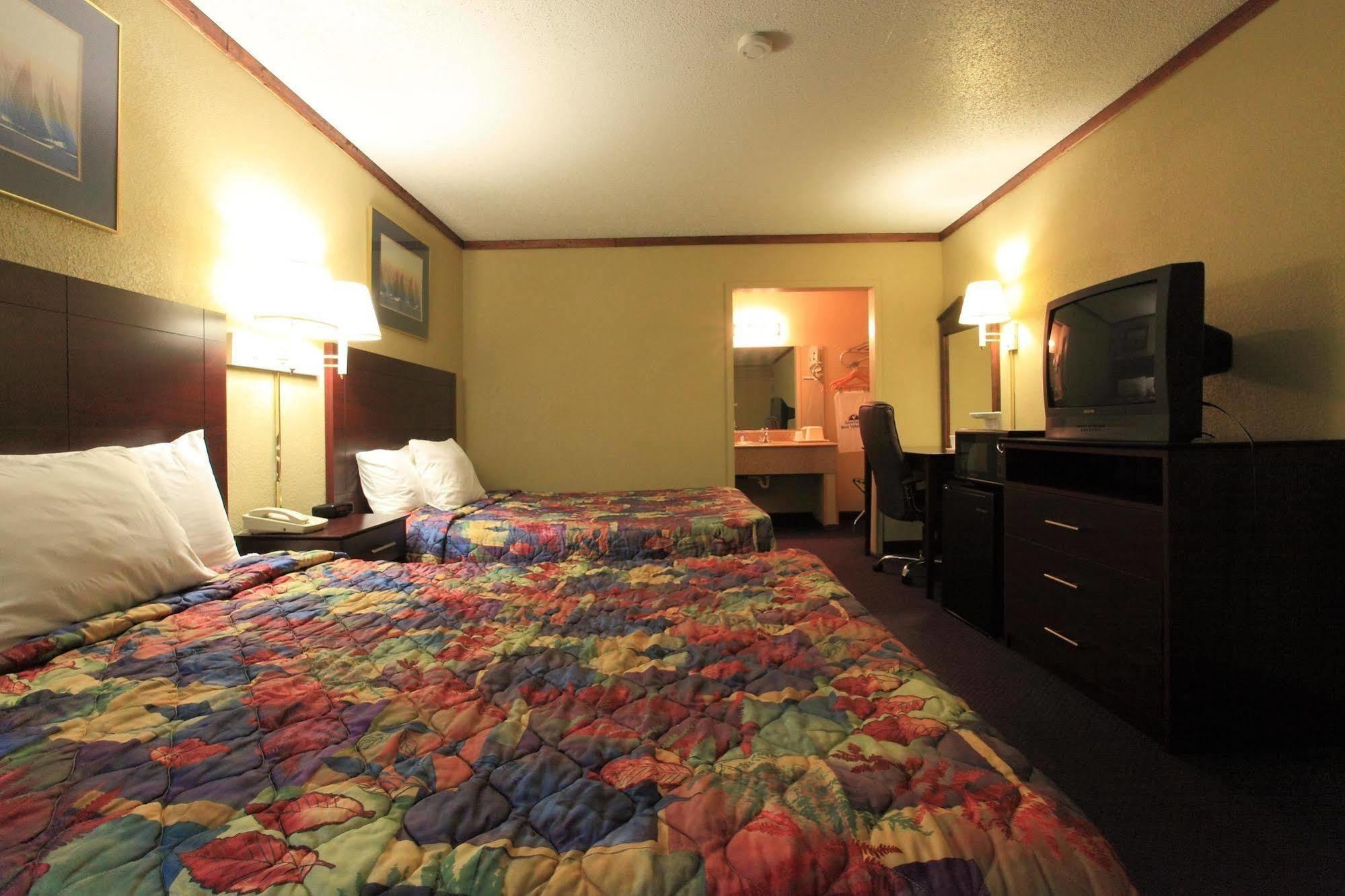 Americas Best Value Inn Ньютон Номер фото
