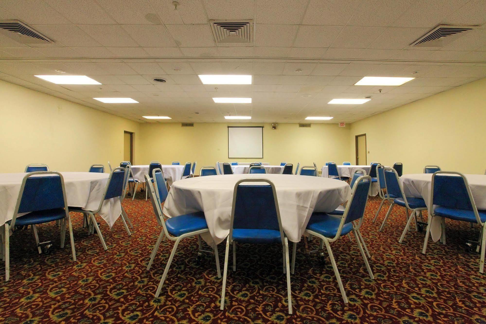 Americas Best Value Inn Ньютон Зручності фото